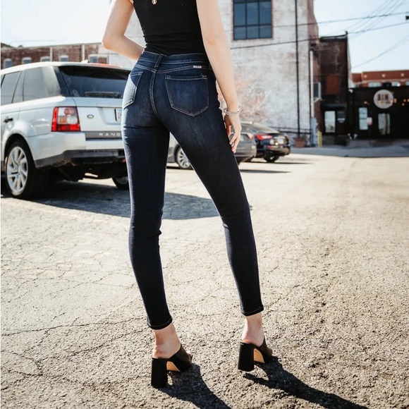 KanCan NWOT Dark Wash Skinny Mid Rise Jeans 24 00 - Picture 8 of 12